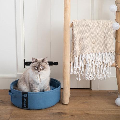 District 70 LOUNGE - Nena's Pets