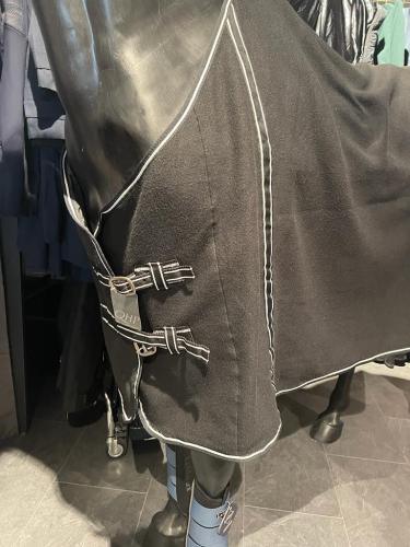 QHP Basic fleece deken - Nena's Pets