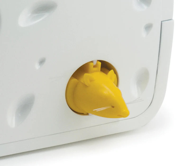 Petsafe Cheese™ Automatic Cat Teaser